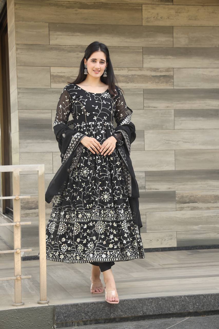 Meherza Traditional Glam Suit Set