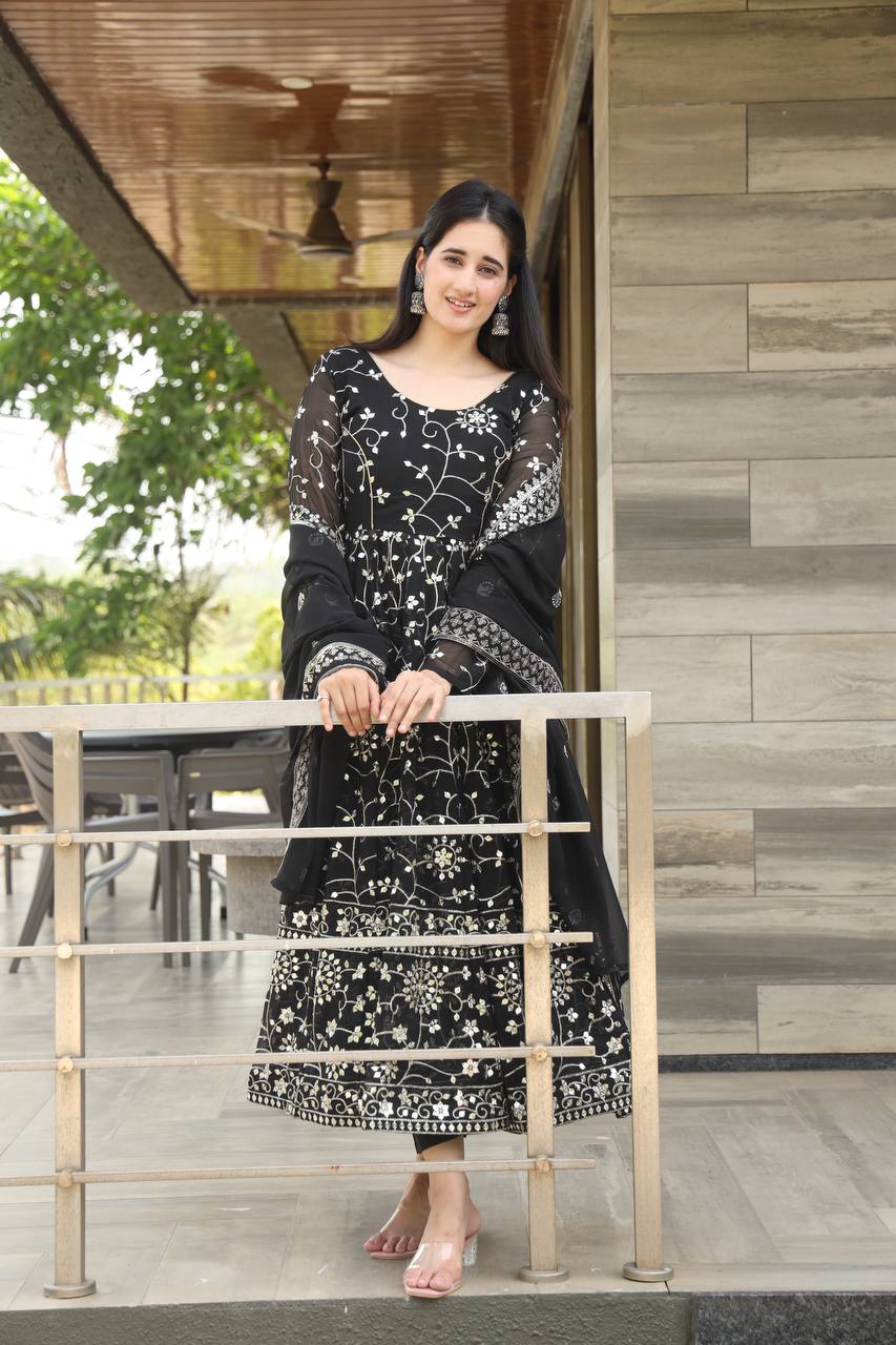 Meherza Traditional Glam Suit Set