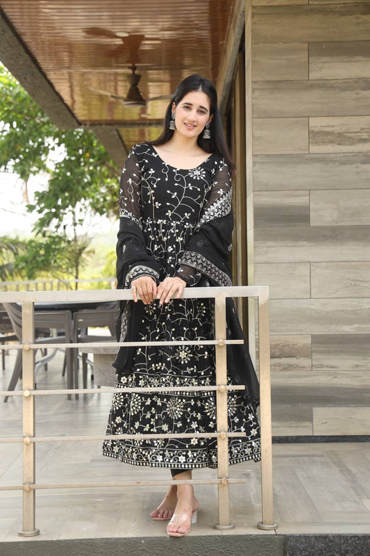 Meherza Traditional Glam Suit Set