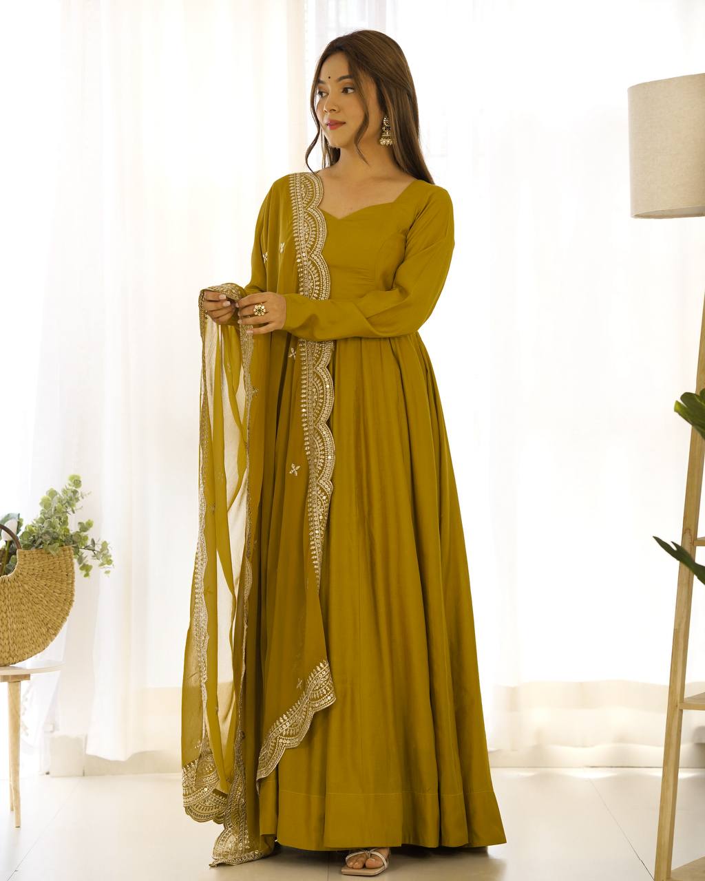 Luxury Roman Silk Chanderi Fully Flared Anarkali Suit Set For Women ✨