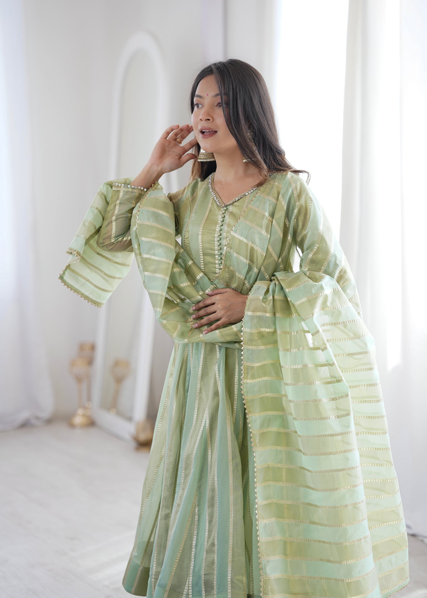 Royal Mirror Lace Viscose Jacquard Gown Set – Real Modelling Party Wear