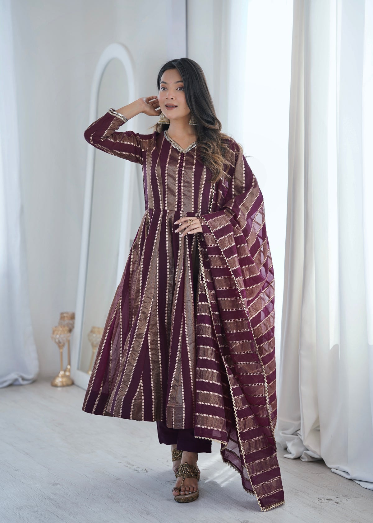 Royal Mirror Lace Viscose Jacquard Gown Set – Real Modelling Party Wear