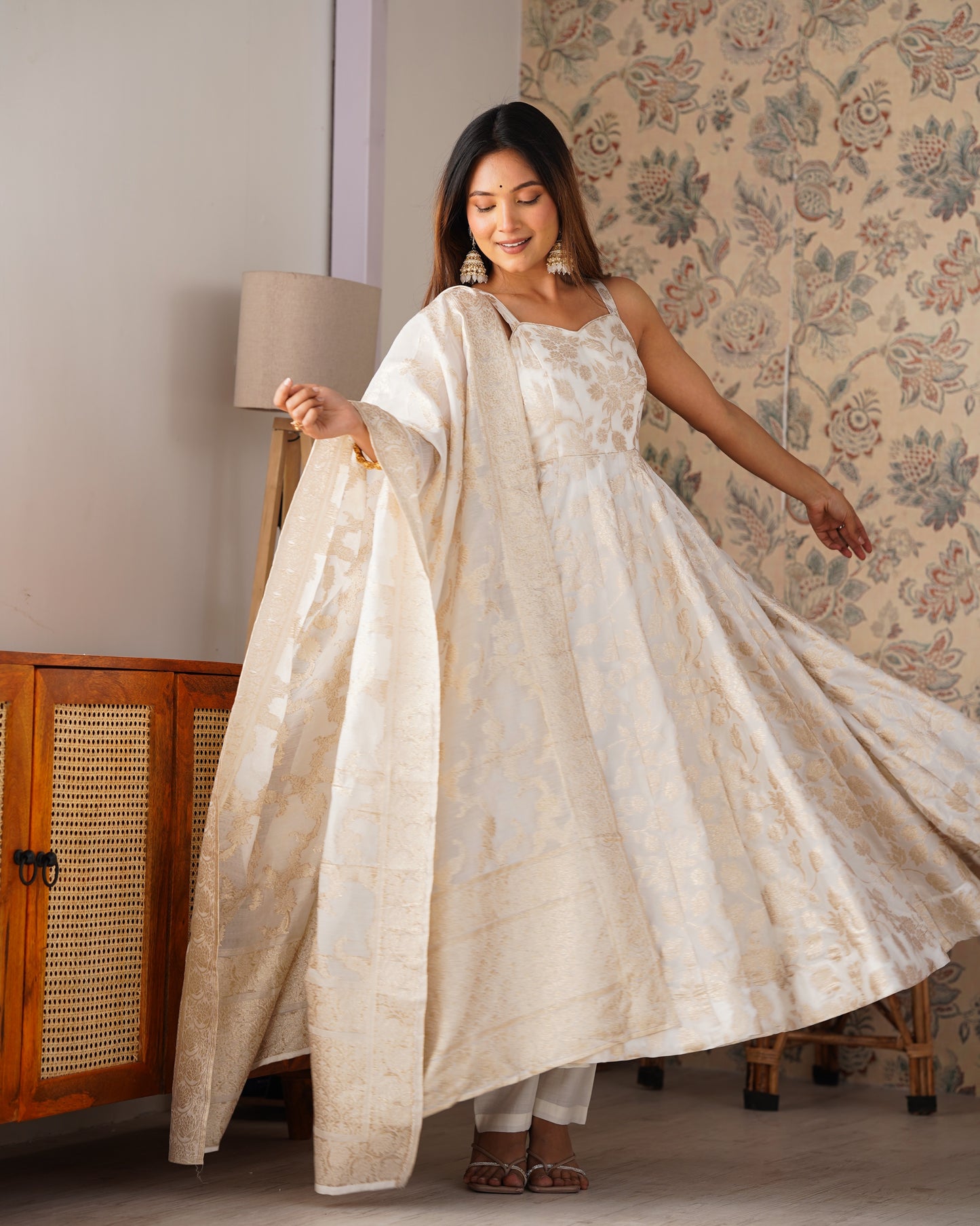 Royal Banarasi Jacquard Dola Silk Anarkali Suit Set For Women 👑
