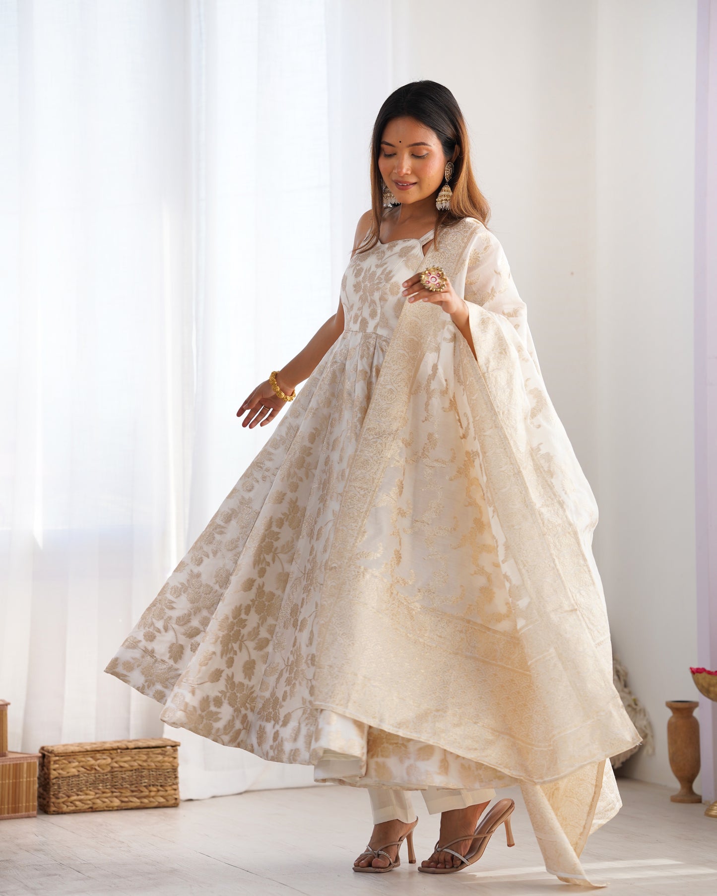 Royal Banarasi Jacquard Dola Silk Anarkali Suit Set For Women 👑
