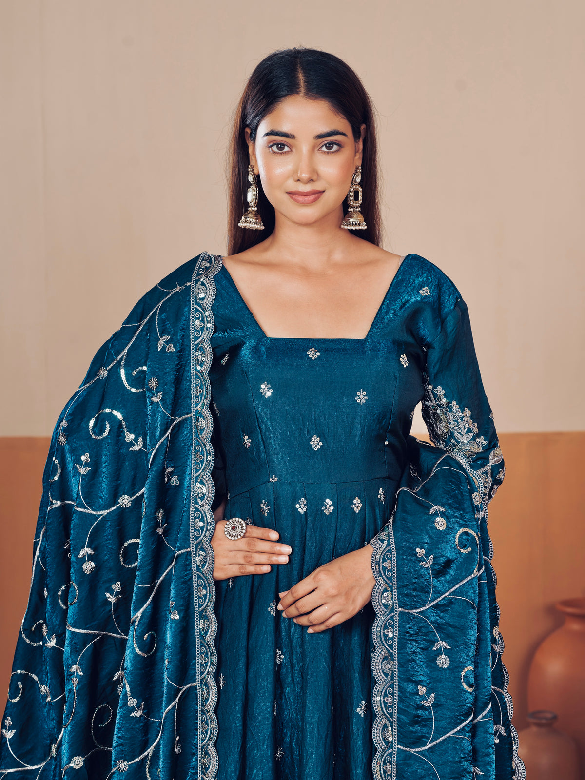 HEAVY JELLY SHIMMER SILK EMBROIDERED GOWN SET