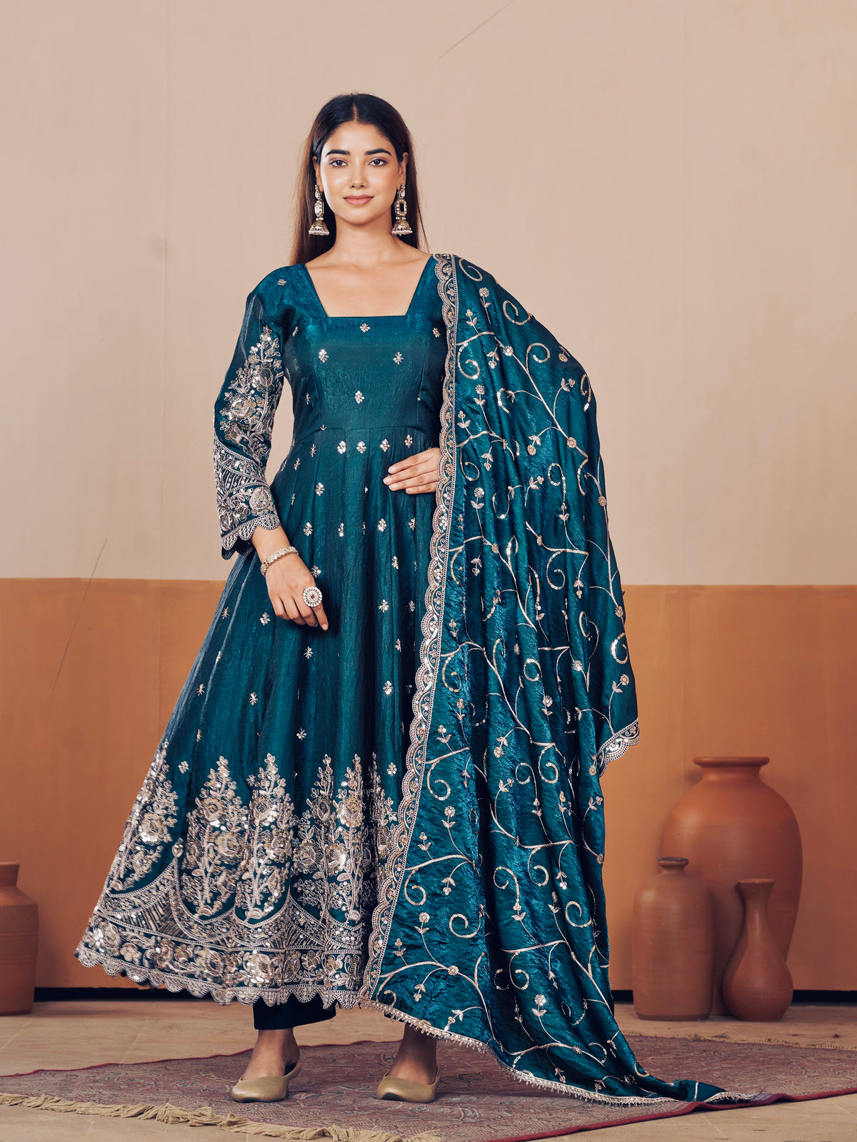 HEAVY JELLY SHIMMER SILK EMBROIDERED GOWN SET