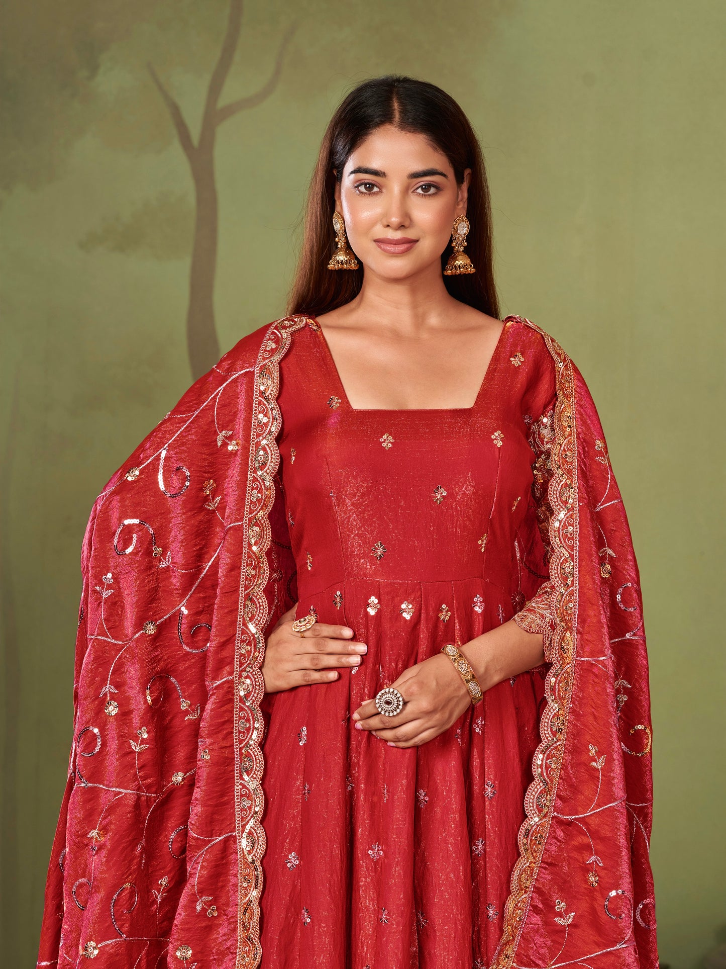 HEAVY JELLY SHIMMER SILK EMBROIDERED GOWN SET