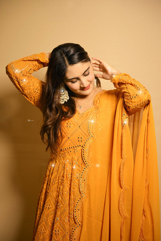 Saanjh Golden Glow Suit Set🌼