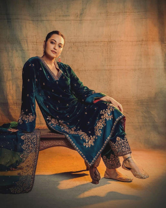 Sonakshi Rama Velvet Designer Suit Set 💚✨